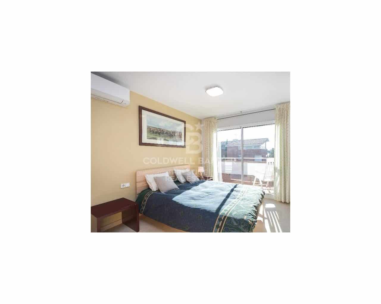 7 bedroom Townhouse for sale in Sant Vicenc de Montalt with pool garage - € 899,000 (Ref: 9579054)