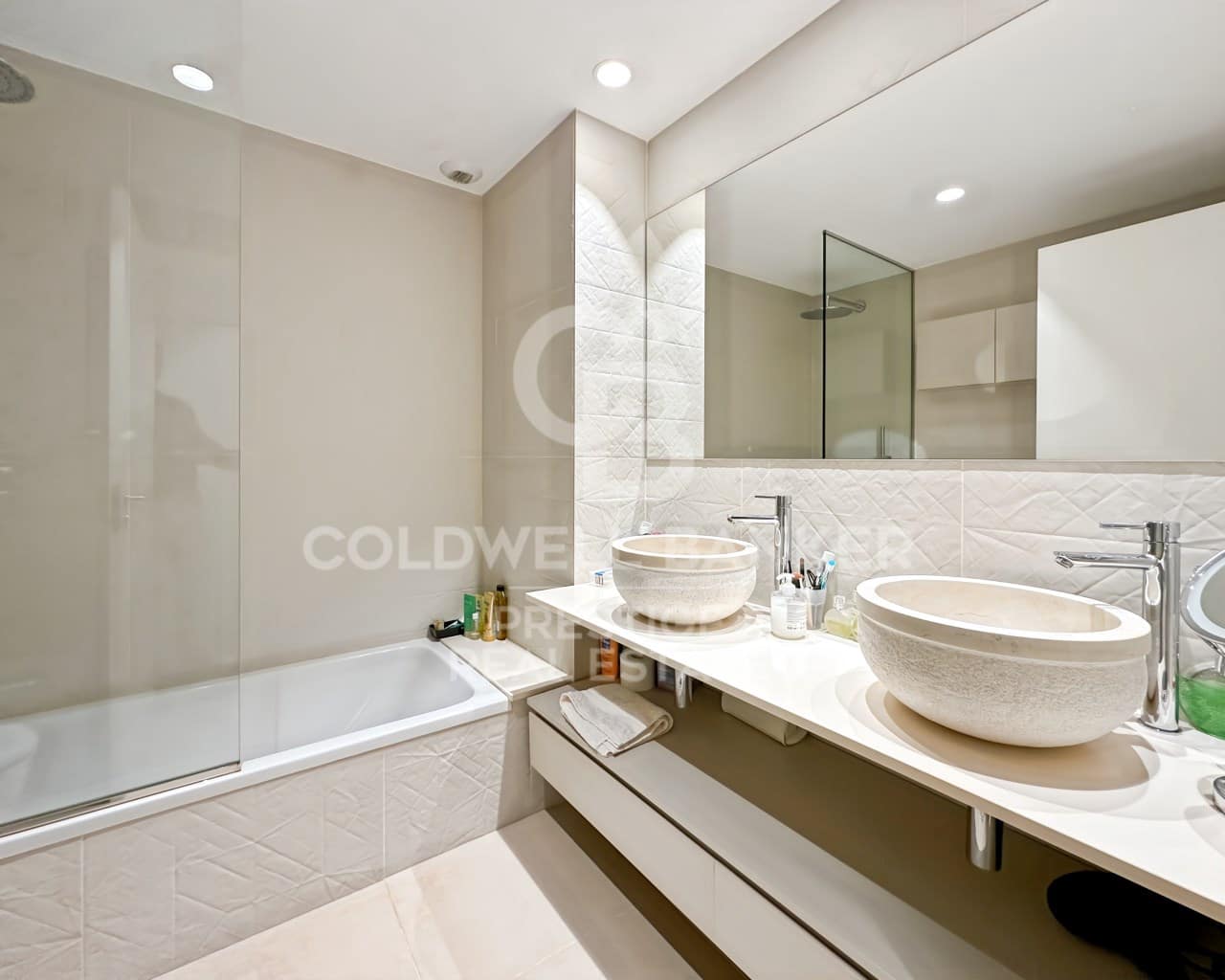 3 bedroom Flat for sale in Barcelona city - € 2,600,000 (Ref: 9579075)