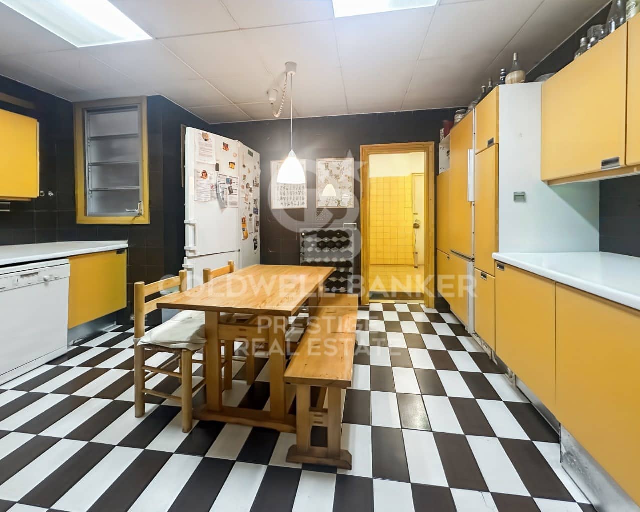 5 bedroom Flat for sale in Barcelona city - € 1,300,000 (Ref: 9579076)