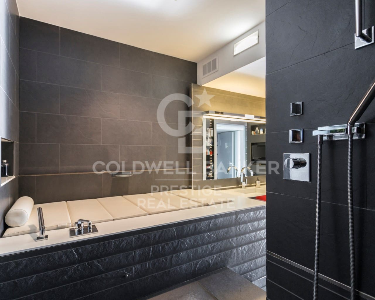 Ático de 3 habitaciones en Barcelona ciudad en venta - 1.950.000 € (Ref: 9579080)