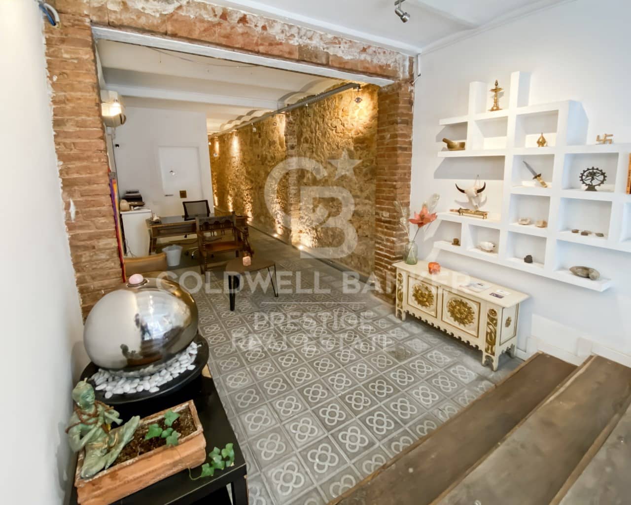 Kommersiell til salgs i Barcelona by - € 420 000 (Ref: 9579084)