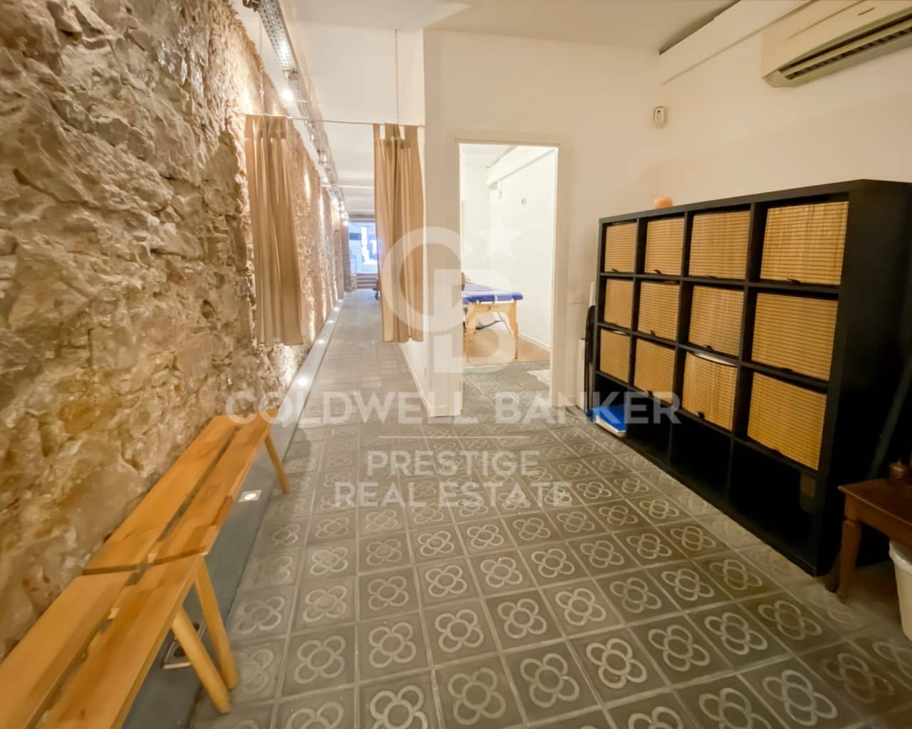 Kommersiell til salgs i Barcelona by - € 420 000 (Ref: 9579084)