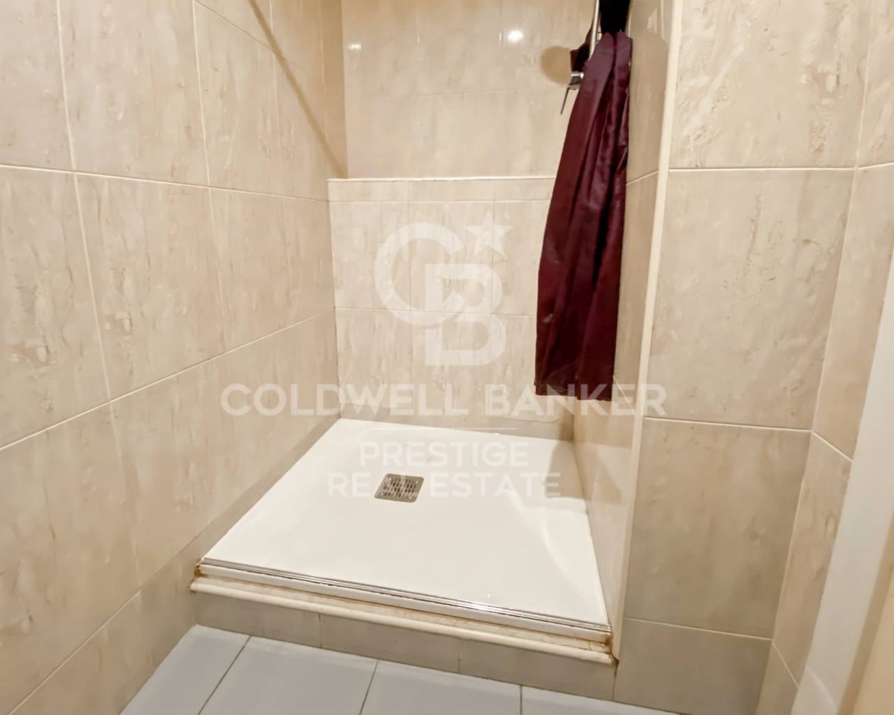 Kommersiell til salgs i Barcelona by - € 420 000 (Ref: 9579084)