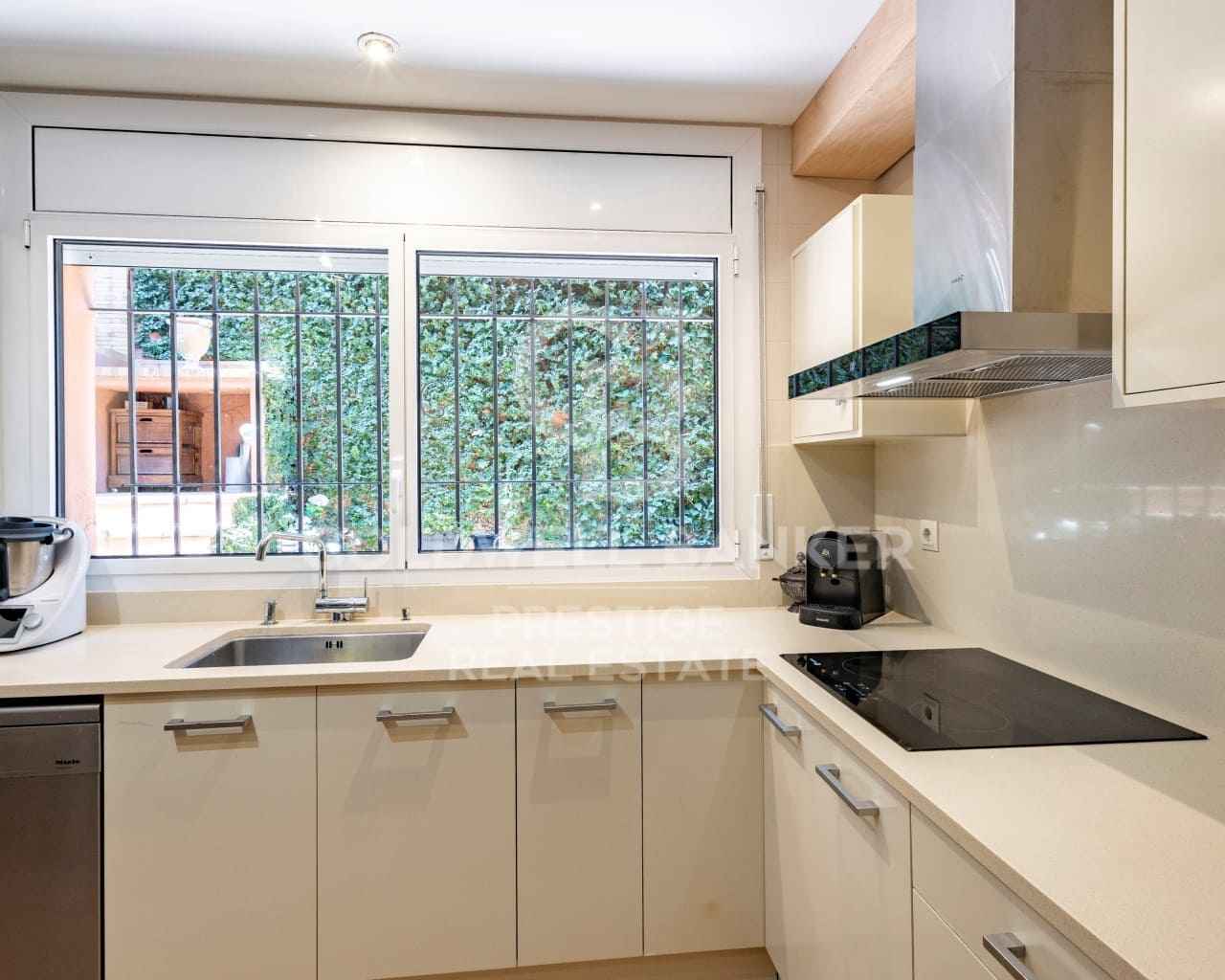 4 makuuhuone Paritalo myytävänä paikassa Begur mukana uima-altaan 
autotalli - 985 000 € (Ref: 9579088)