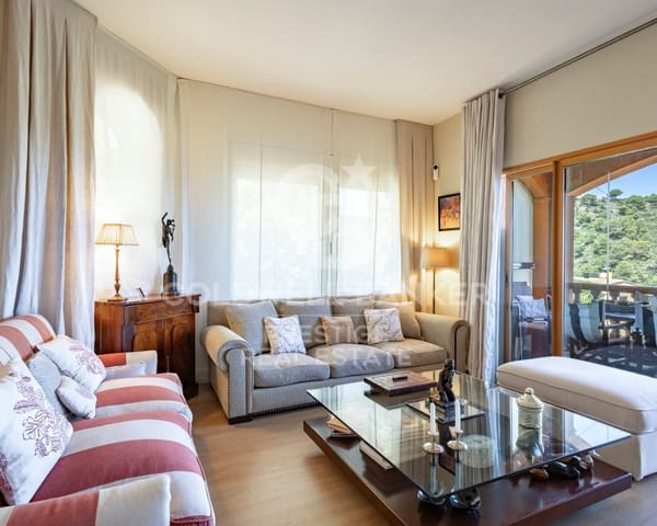 4 makuuhuone Paritalo myytävänä paikassa Begur mukana uima-altaan 
autotalli - 985 000 € (Ref: 9579088)