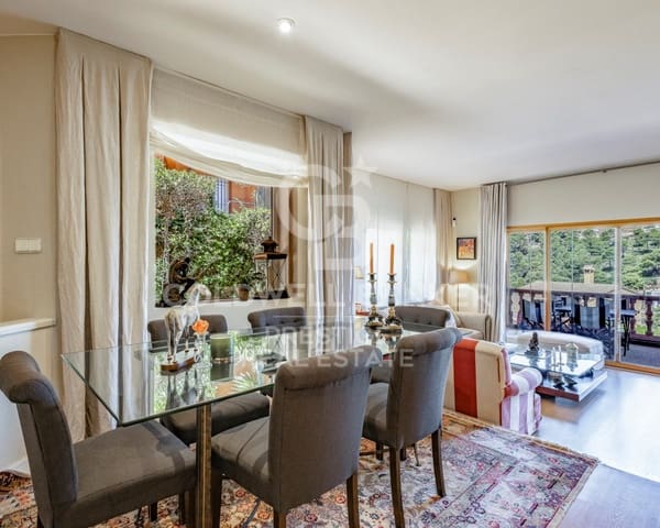 4 makuuhuone Paritalo myytävänä paikassa Begur mukana uima-altaan 
autotalli - 985 000 € (Ref: 9579088)