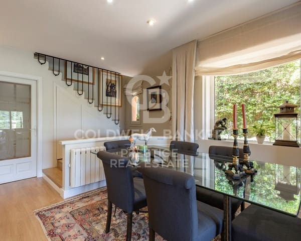 4 makuuhuone Paritalo myytävänä paikassa Begur mukana uima-altaan 
autotalli - 985 000 € (Ref: 9579088)