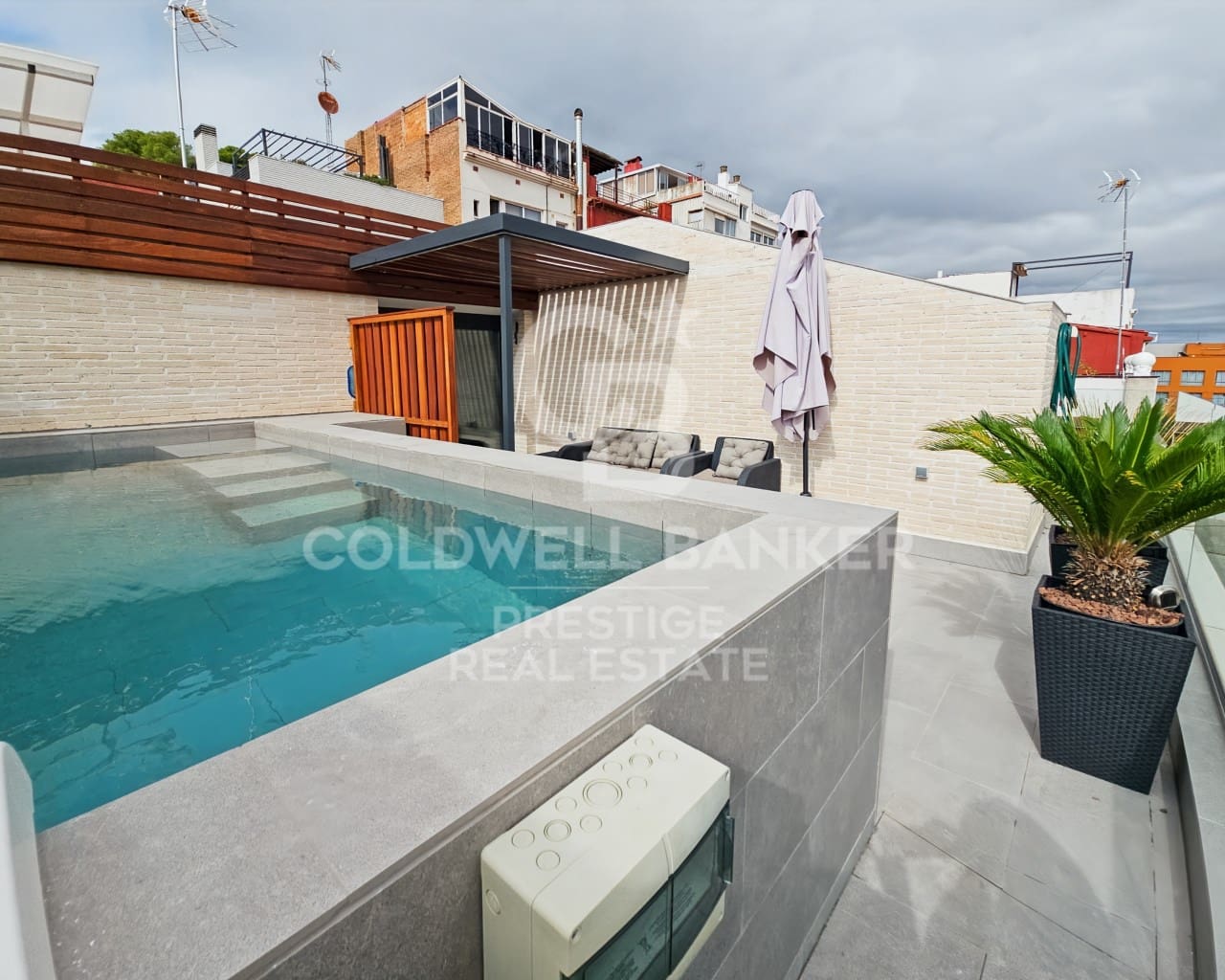 4 bedroom Townhouse for sale in Esplugues de Llobregat with garage - € 1,250,000 (Ref: 9579094)