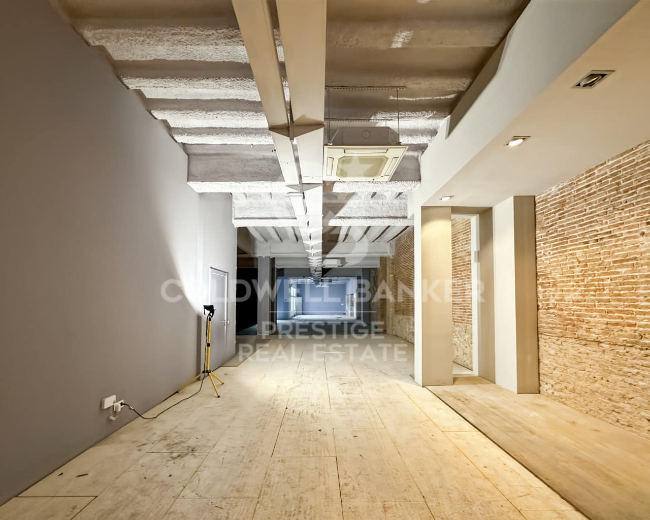 Commercieel te huur in Barcelona stad - € 7.900 (Ref: 9579117)