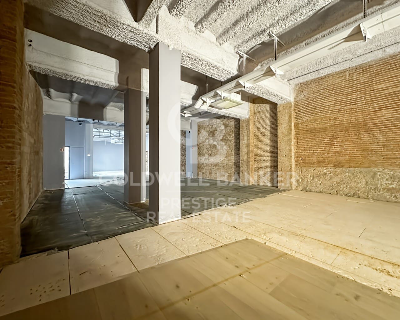 Commercieel te huur in Barcelona stad - € 7.900 (Ref: 9579117)