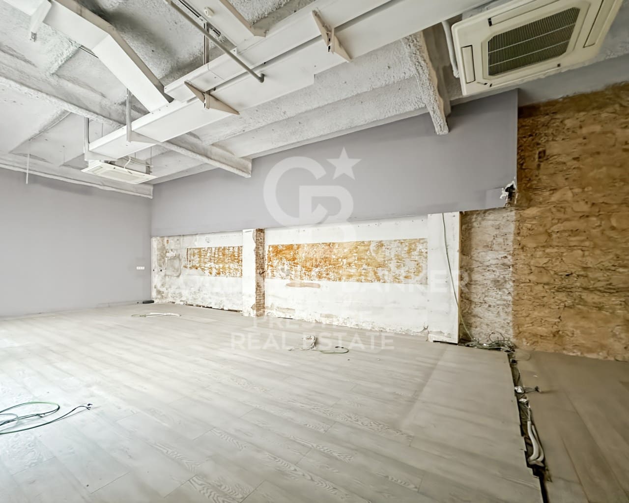 Commercieel te huur in Barcelona stad - € 7.900 (Ref: 9579117)