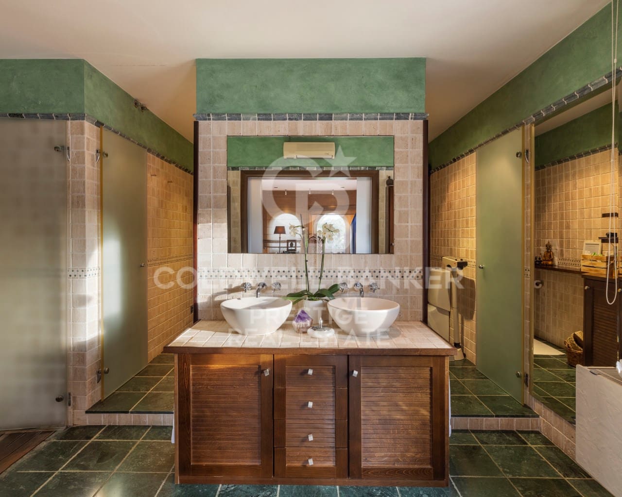 8 bedroom Villa for sale in Sitges with pool garage - € 8,000,000 (Ref: 9586596)