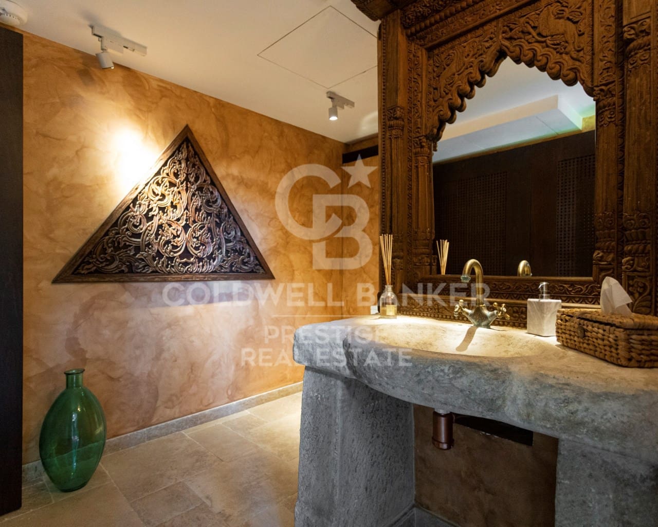 8 bedroom Villa for sale in Sitges with pool garage - € 8,000,000 (Ref: 9586596)