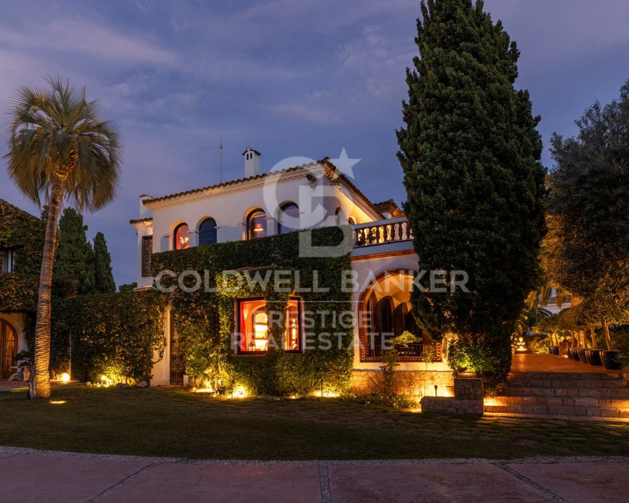8 bedroom Villa for sale in Sitges with pool garage - € 8,000,000 (Ref: 9586596)