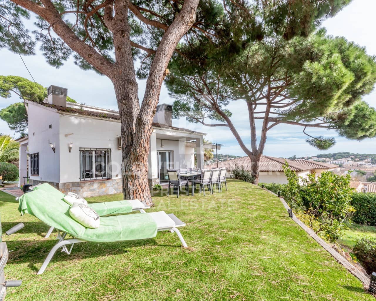 4 soveværelse Villa til salg i Sant Feliu de Guixols - € 680.000 (Ref: 9625771)