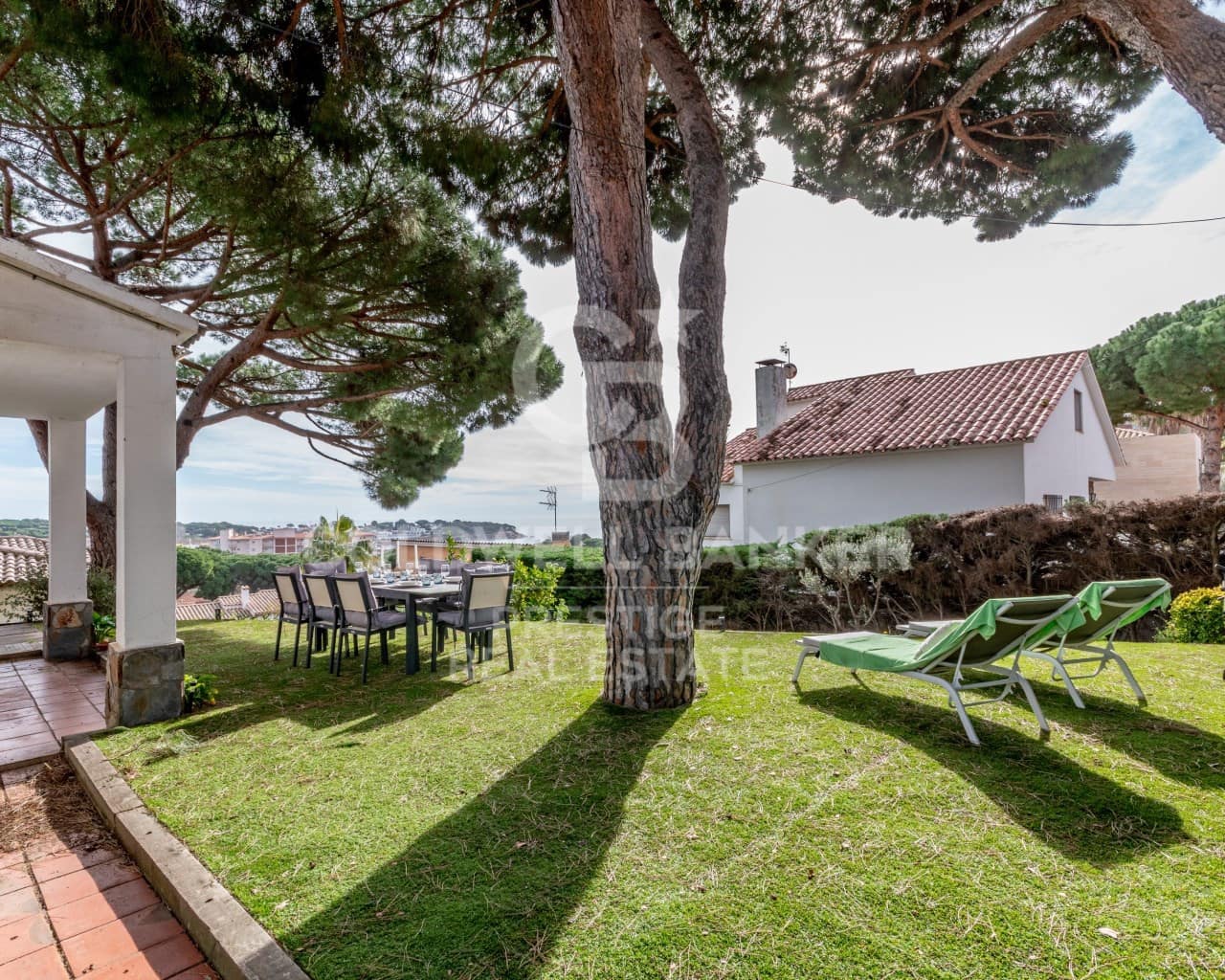 4 soveværelse Villa til salg i Sant Feliu de Guixols - € 680.000 (Ref: 9625771)
