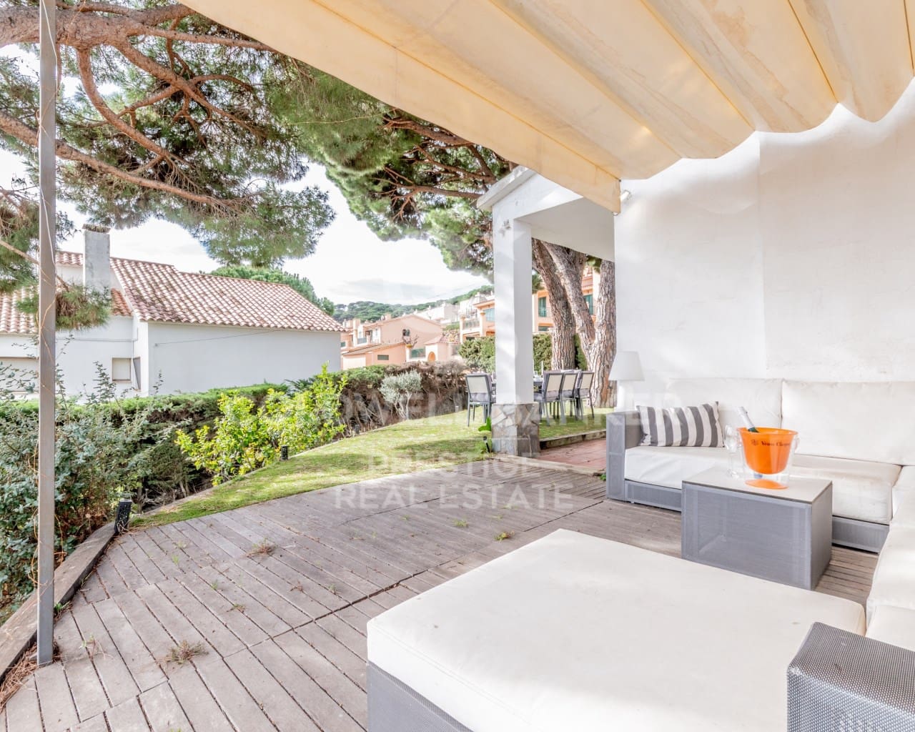 4 soveværelse Villa til salg i Sant Feliu de Guixols - € 680.000 (Ref: 9625771)