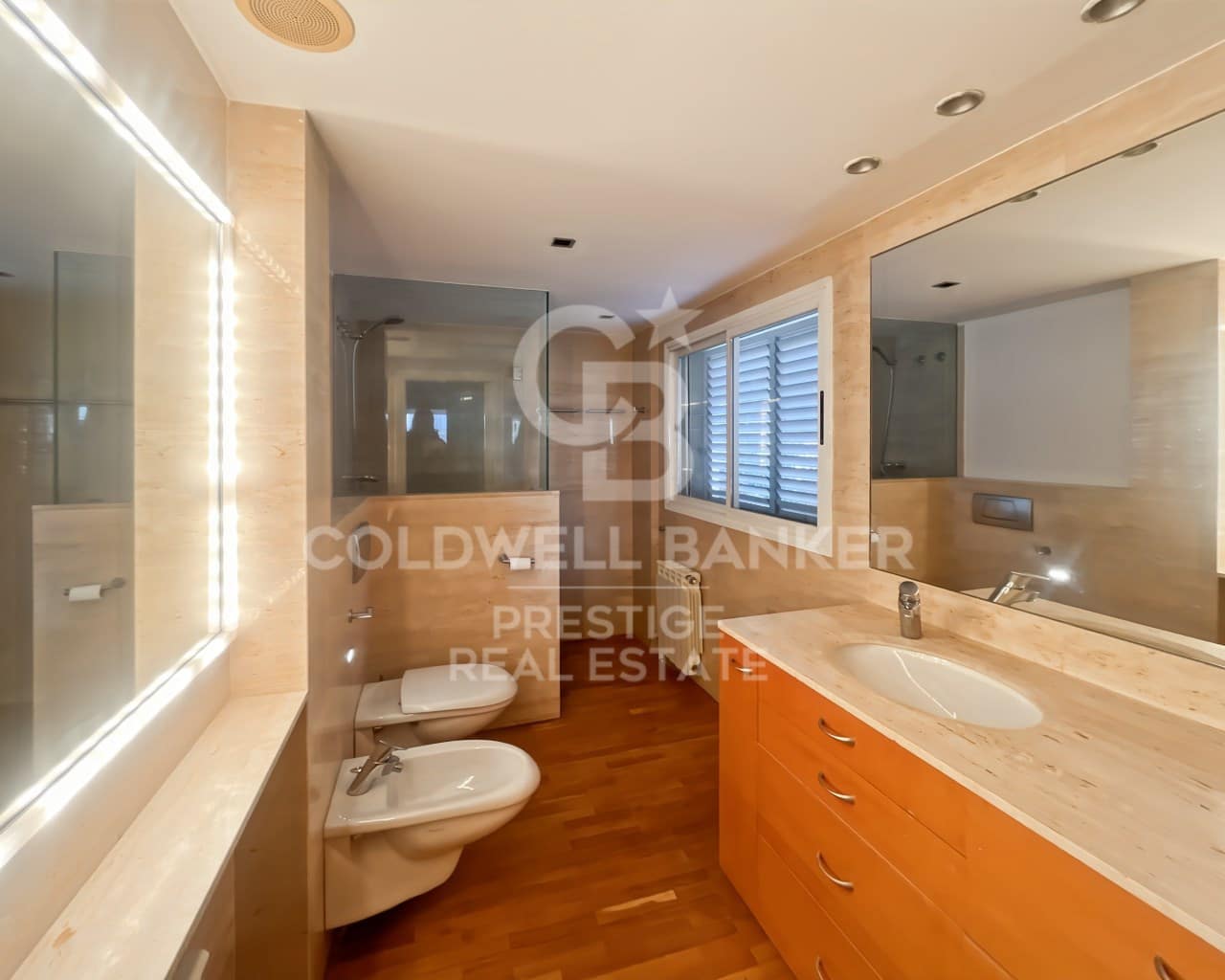 Piso de 3 habitaciones en Esplugues de Llobregat en venta con piscina garaje - 1.150.000 € (Ref: 9627657)
