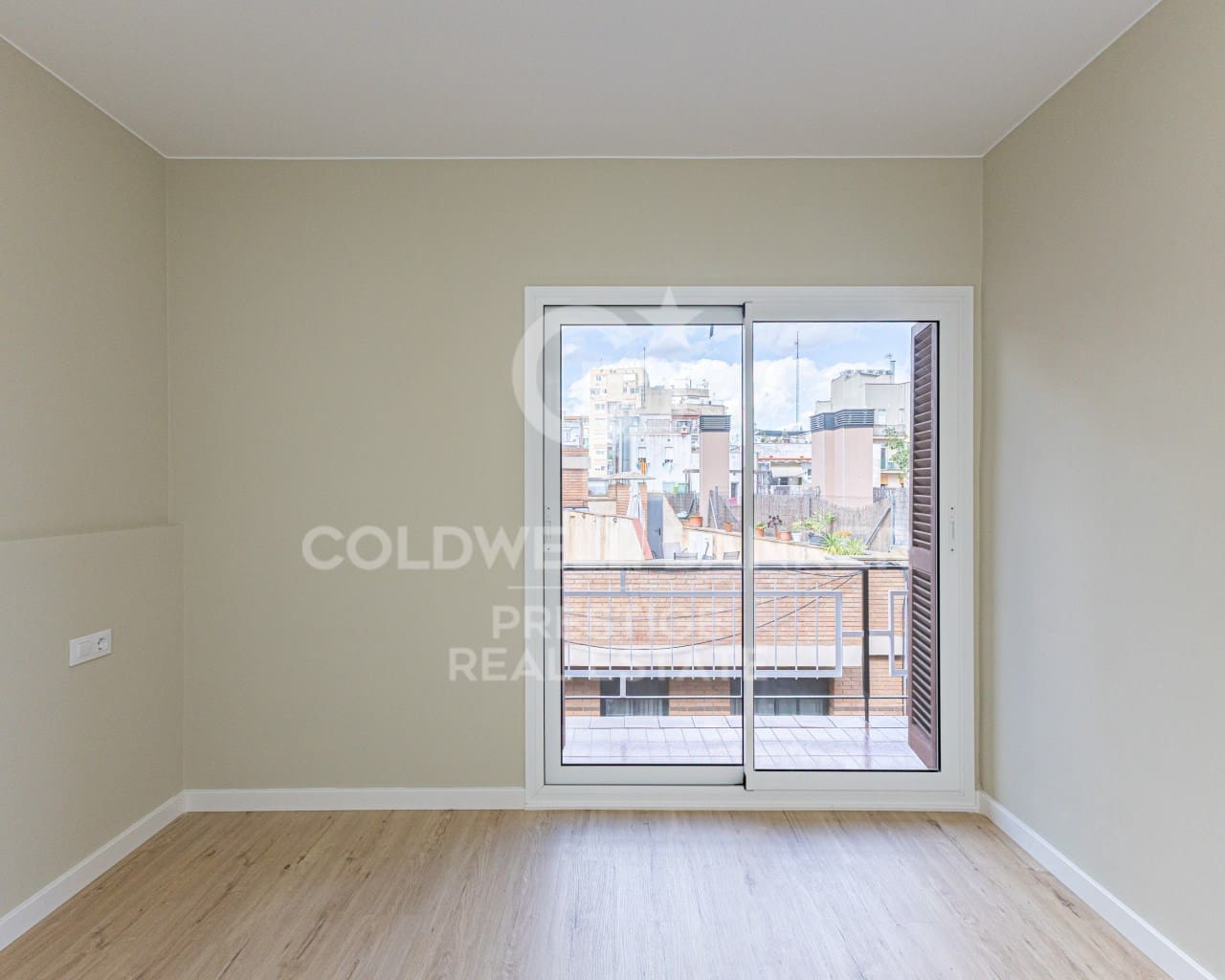 3 slaapkamer Flat te koop in Barcelona stad - € 435.000 (Ref: 9648243)