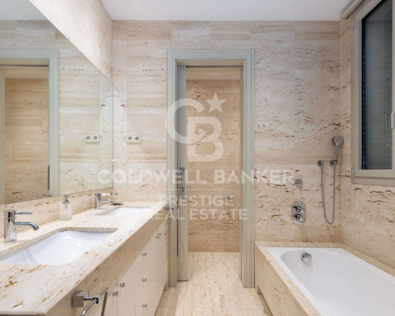 3 bedroom Flat for sale in Barcelona city - € 3,200,000 (Ref: 9655917)