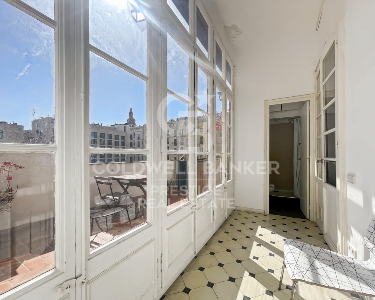 Ático de 5 habitaciones en Barcelona ciudad en venta - 750.000 € (Ref: 9666337)