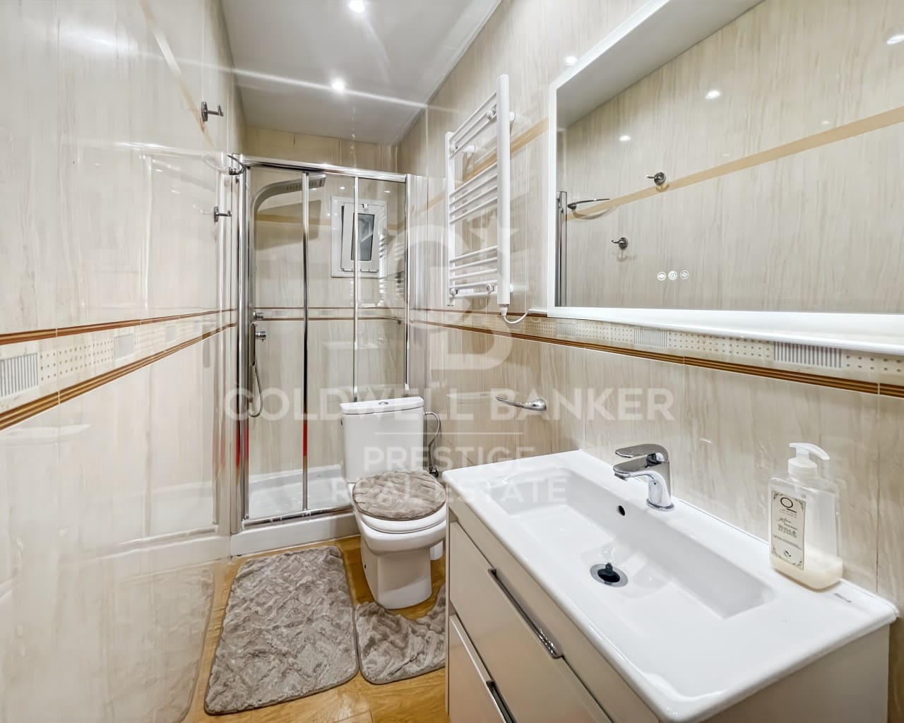 Piso de 2 habitaciones en Sant Adrià de Besòs en venta - 239.995 € (Ref: 9674088)