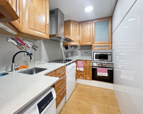 Piso de 2 habitaciones en Sant Adrià de Besòs en venta - 239.995 € (Ref: 9674088)