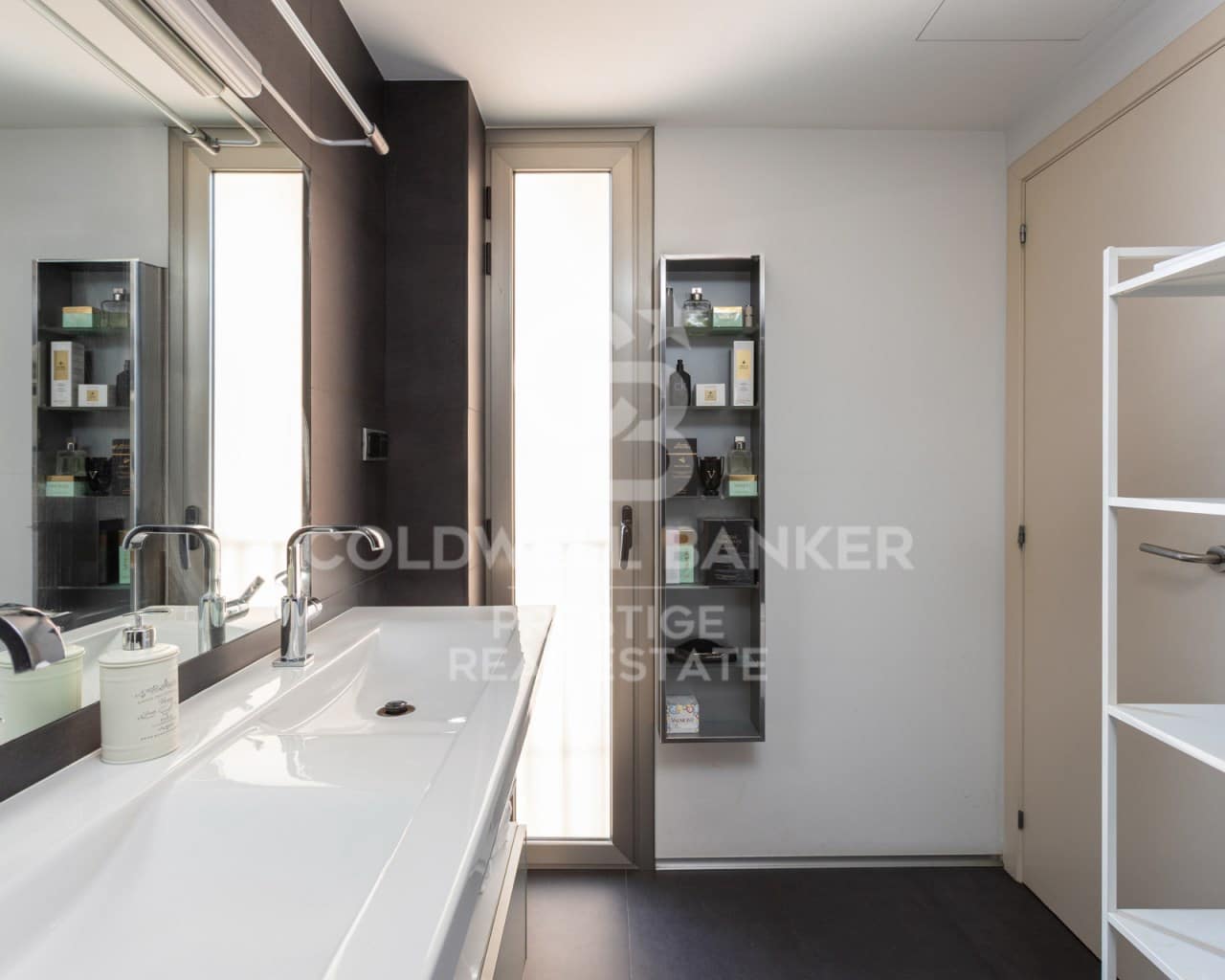 2 bedroom Penthouse for sale in Barcelona city - € 1,295,000 (Ref: 9674090)