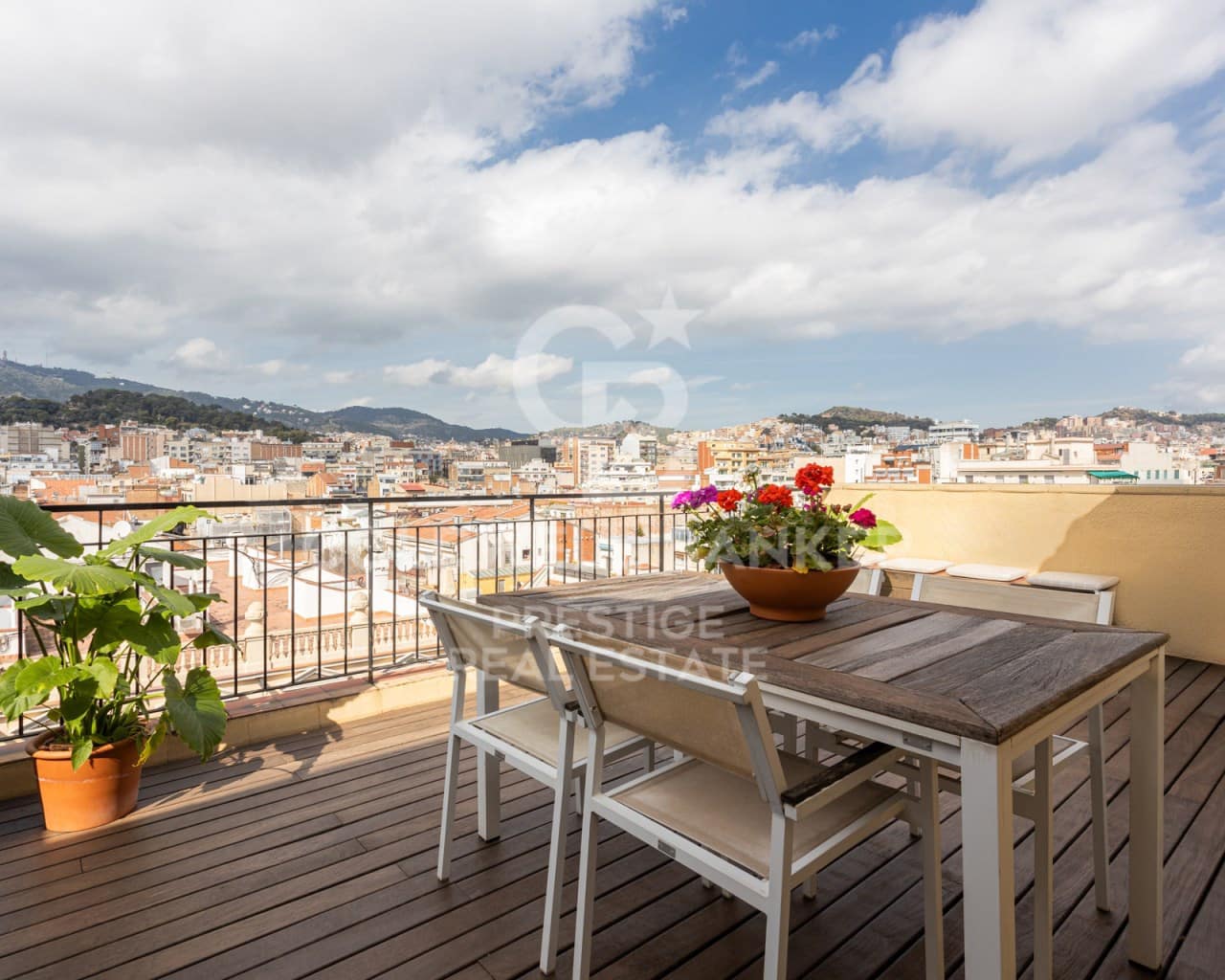 2 bedroom Penthouse for sale in Barcelona city - € 1,295,000 (Ref: 9674090)