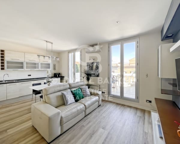 1 slaapkamer Penthouse te koop in La Sagrada Família, Barcelona stad - € 595.000 (Ref: 9690481)