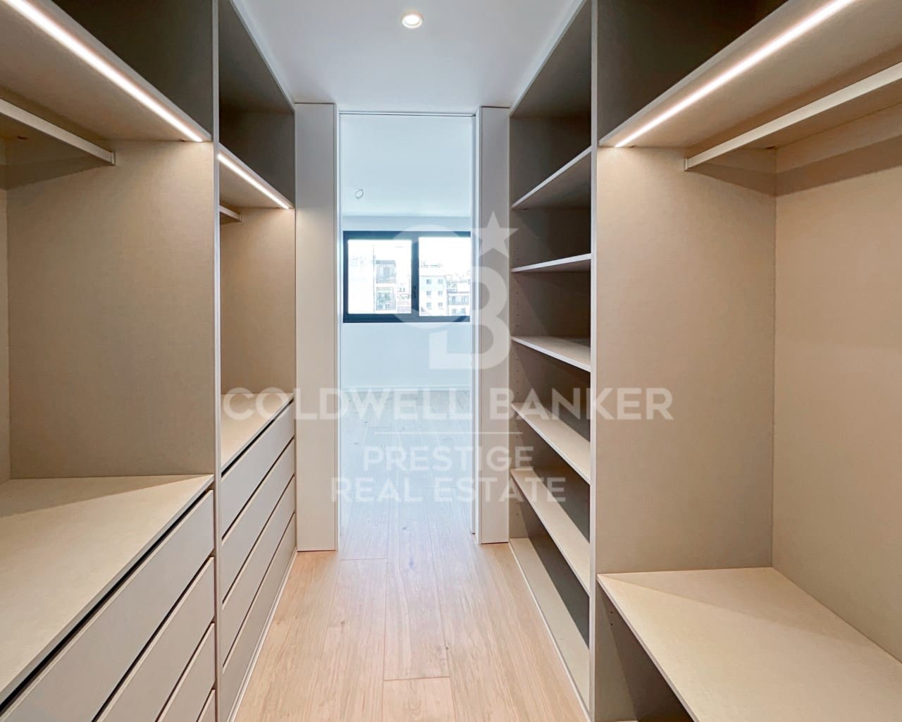 2 bedroom Penthouse for sale in Barcelona city - € 2,150,000 (Ref: 9695245)