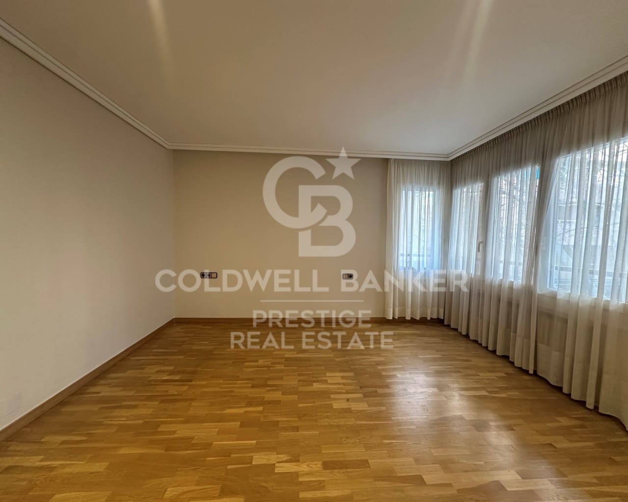 4 quarto Apartamento para arrendar em Barcelona cidade com garagem - 4 000 € (Ref: 9698760)