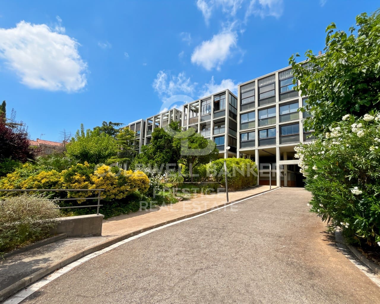 3 bedroom Flat for rent in Esplugues de Llobregat with pool garage - € 3,700 (Ref: 9698761)