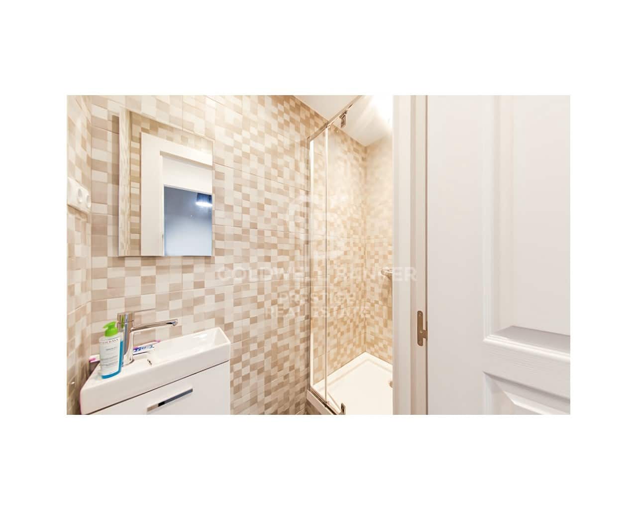 5 bedroom Flat for sale in Barcelona city - € 815,000 (Ref: 9698762)