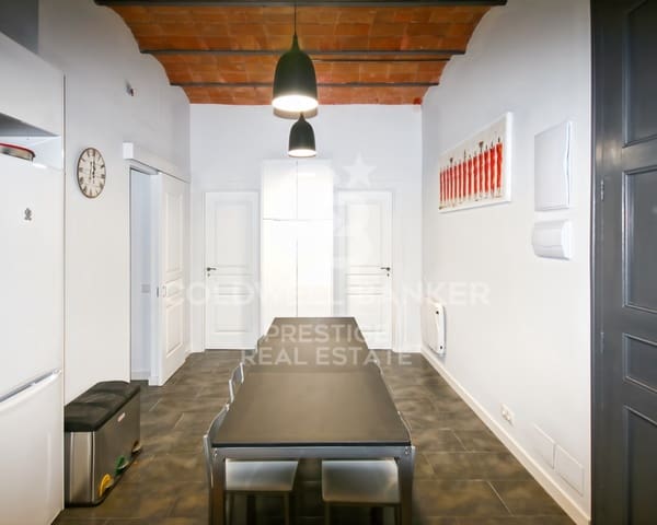 5 bedroom Flat for sale in La Dreta de L'Eixample, Barcelona city - € 815,000 (Ref: 9698762)