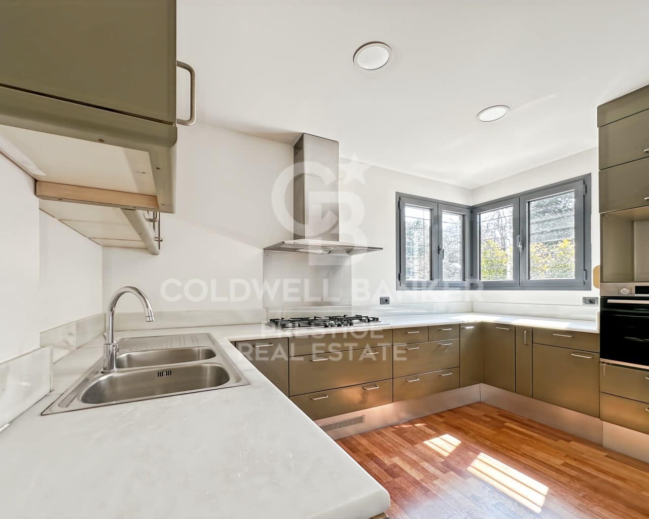 5 bedroom Villa for rent in Barcelona city with garage - € 5,900 (Ref: 9714831)