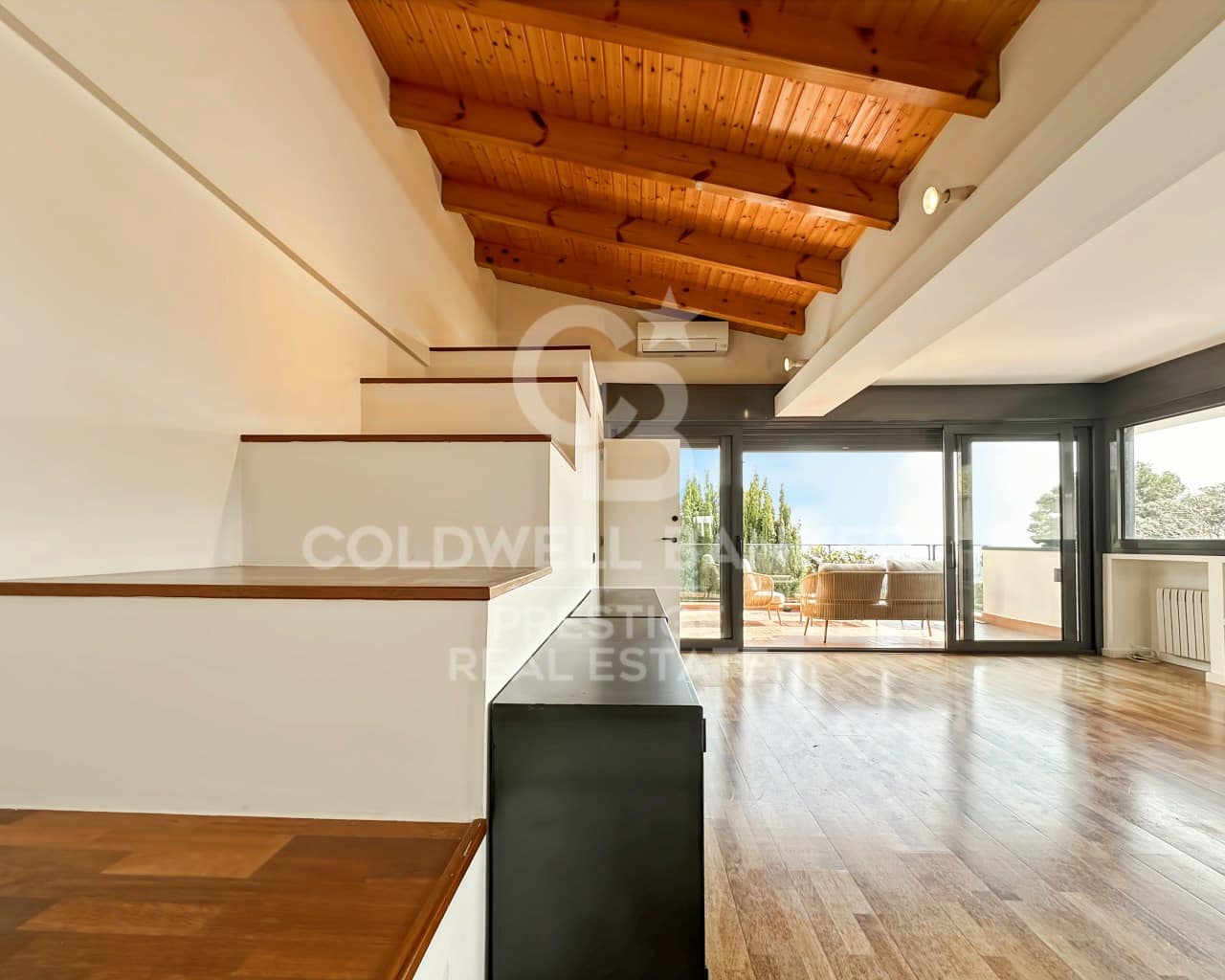5 bedroom Villa for rent in Barcelona city with garage - € 5,900 (Ref: 9714831)
