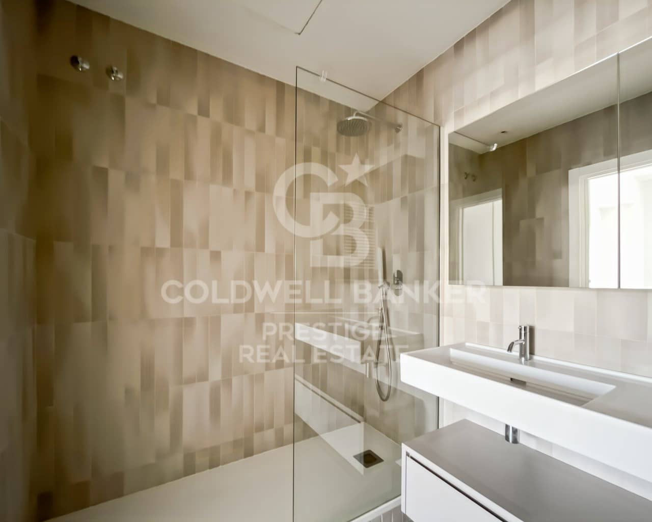 1 bedroom Flat for sale in Barcelona city - € 840,000 (Ref: 9744113)