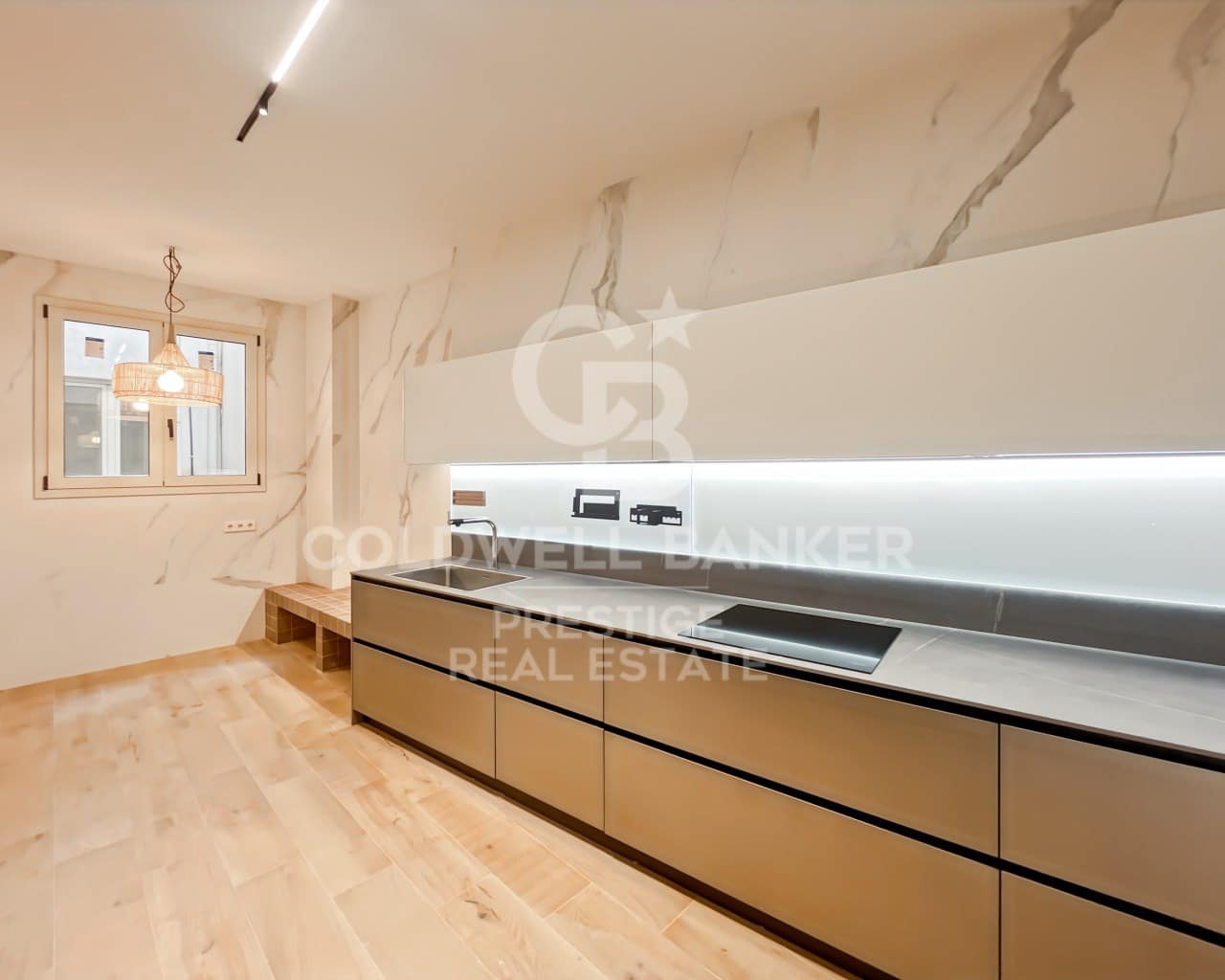 Appartement de 4 chambres à louer à Barcelone ville - 5 900 € (Ref: 9755562)