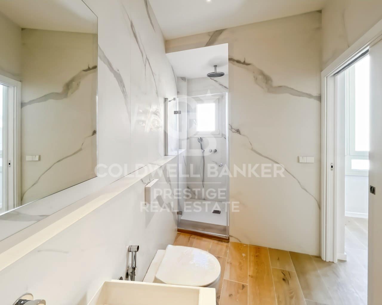 Appartement de 4 chambres à louer à Barcelone ville - 5 900 € (Ref: 9755562)
