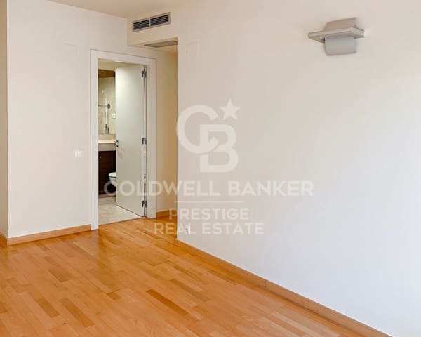 3 sovrum Lägenhet till salu i Diagonal Mar i El Front Marítim del Poblenou, Barcelona stad med garage - 850 000 € (Ref: 9784523)