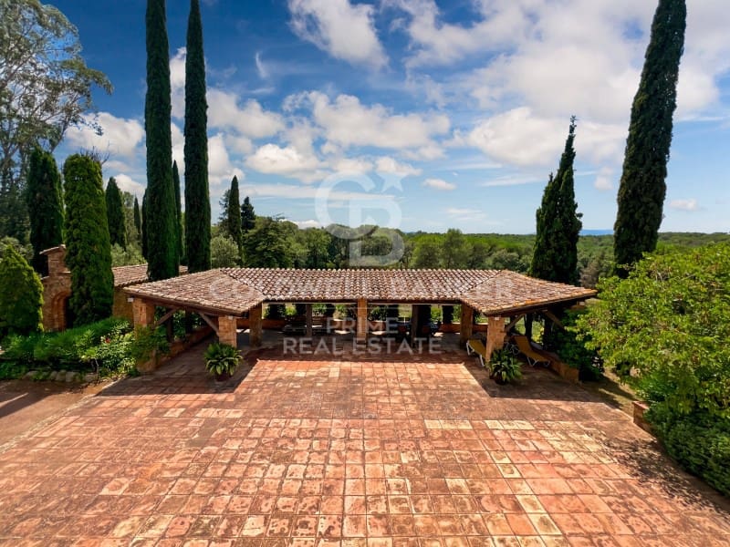 10 sovrum Finca/Hus på landet till salu i Caldes de Malavella med pool - 3 100 000 € (Ref: 9799123)