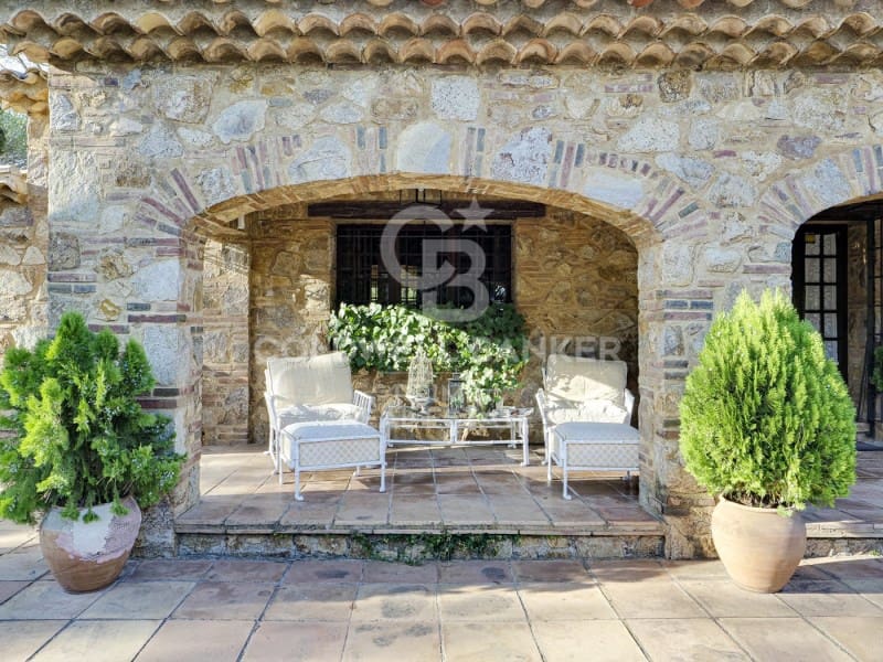 10 sovrum Finca/Hus på landet till salu i Caldes de Malavella med pool - 3 100 000 € (Ref: 9799123)