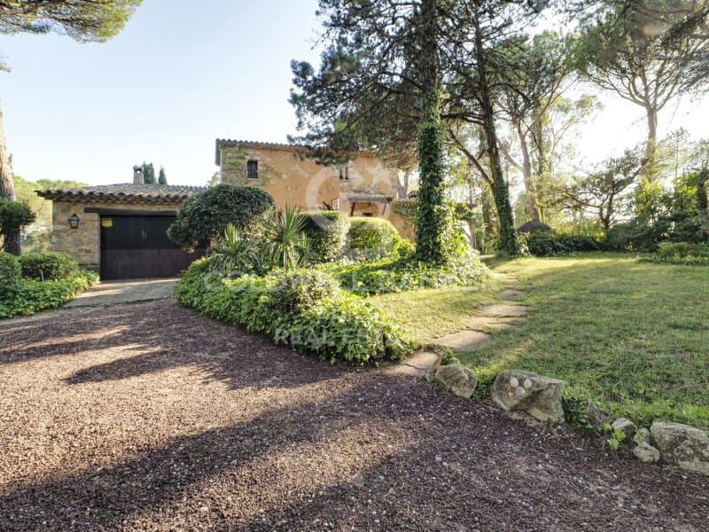 10 sovrum Finca/Hus på landet till salu i Caldes de Malavella med pool - 3 100 000 € (Ref: 9799123)