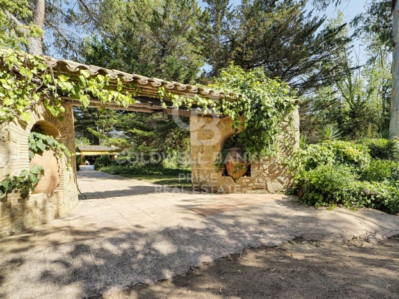 10 sovrum Finca/Hus på landet till salu i Caldes de Malavella med pool - 3 100 000 € (Ref: 9799123)