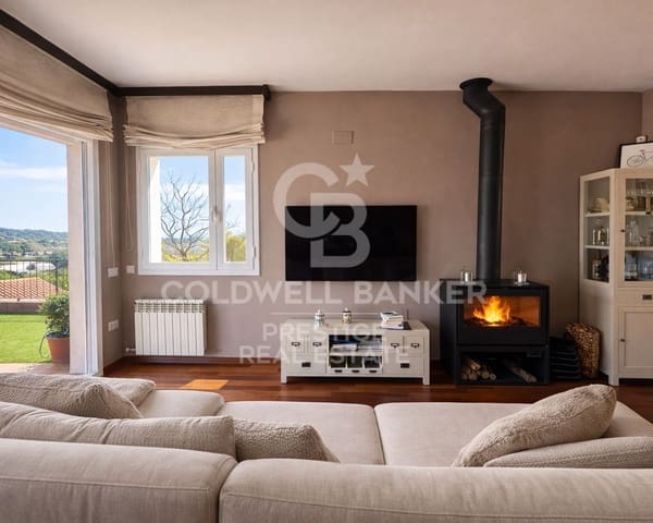 3 bedroom Semi-detached Villa for sale in Sant Pol de Mar with pool garage - € 750,000 (Ref: 9804203)