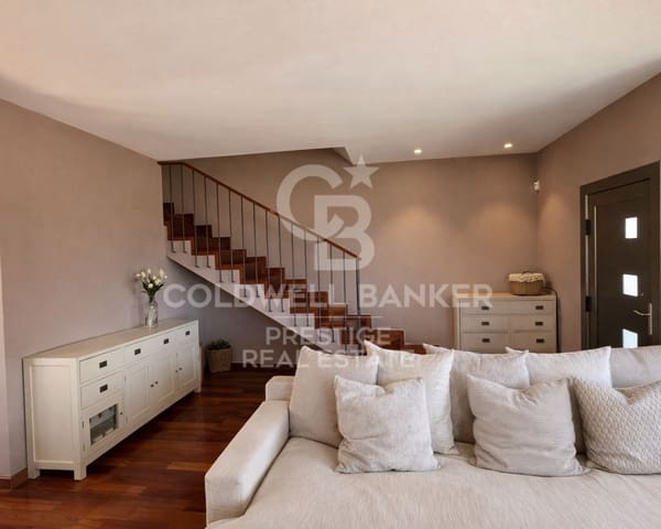 3 bedroom Semi-detached Villa for sale in Sant Pol de Mar with pool garage - € 750,000 (Ref: 9804203)