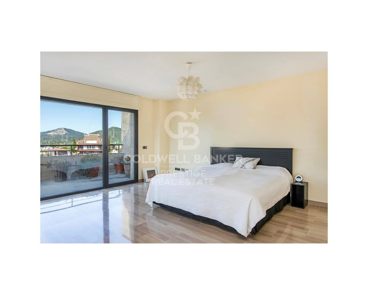 5 makuuhuone Huvila vuokrattavana paikassa Esplugues de Llobregat mukana uima-altaan 
autotalli - 8 500 € (Ref: 9806373)