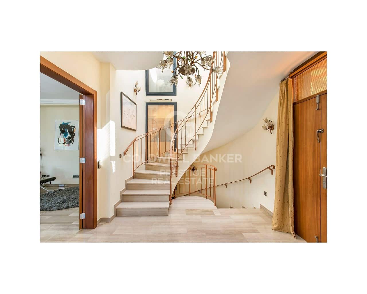 5 makuuhuone Huvila vuokrattavana paikassa Esplugues de Llobregat mukana uima-altaan 
autotalli - 8 500 € (Ref: 9806373)