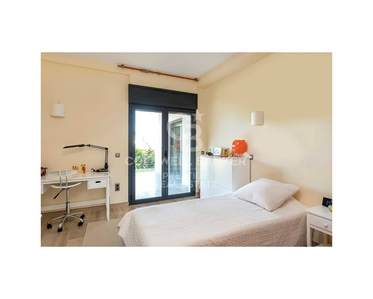 5 makuuhuone Huvila vuokrattavana paikassa Esplugues de Llobregat mukana uima-altaan 
autotalli - 8 500 € (Ref: 9806373)